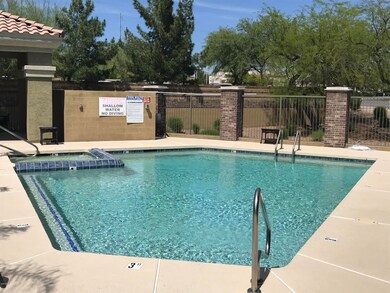 KENSINGTON SPARKLING POOL