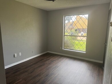 10106 Prairie Mist St, Houston, TX 77088 - photo 5
