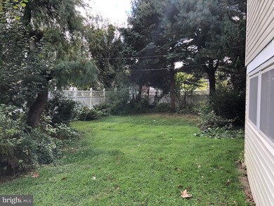 19 Wilson St, Reading, PA 19609 - photo 2