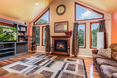 921LakeRanchRdKisseeMills-4LivingRoom(1)