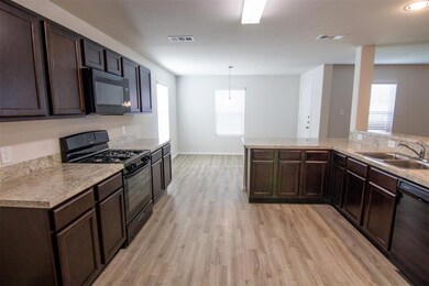 1412 Mark Ln, Ennis, TX 75119 - photo 5