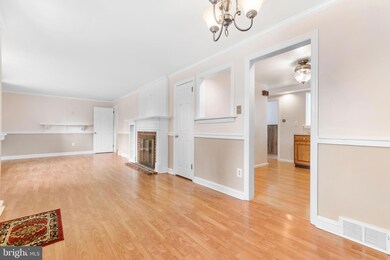 1805 Wayne Dr, Norristown, PA 19403 - photo 3