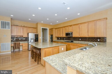 15309 Sir Edwards Dr, Upper Marlboro, MD 20772 - photo 5