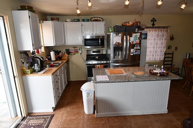 653 E Border Rd, Bisbee, AZ 85603 - photo 3