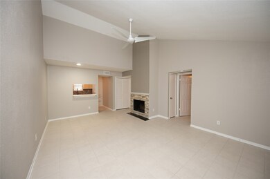 1880 White Oak Dr unit 118, Houston, TX 77009 - photo 4