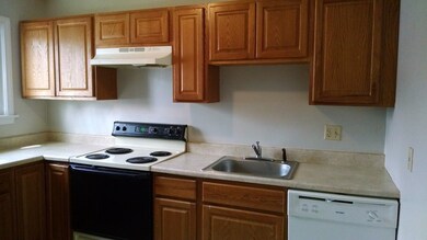 170 E Hadley Rd unit 116, Amherst, MA 01002 - photo 2