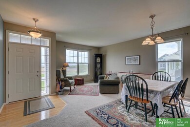 904 Ridgeview St, Papillion, NE 68046 - photo 3