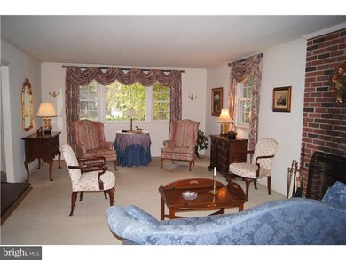 607 Midland Cir, Berwyn, PA 19312 - photo 2