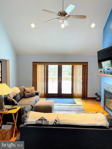 9 N Fairway Cir, Hazleton, PA 18202 - photo 3