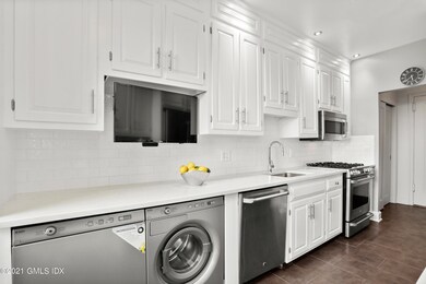 Greenwich Lodge unit 6C, Greenwich, CT 06830 - photo 6