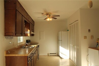 8906 Leafycreek Dr, North Chesterfield, VA 23237 - photo 4