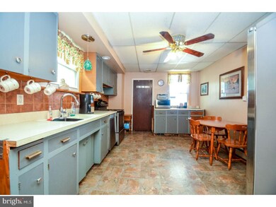 526 Centre St, Easton, PA 18042 - photo 6