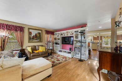 1820 Cambridge Dr, Carpentersville, IL 60110 - photo 2