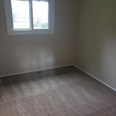 5354 Newport Rd, Columbus, OH 43232 - photo 4