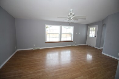 LIVING ROOM / FRONT ENTRY