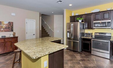 12223 W Villa Hermosa Ln-large-005-8-Kit
