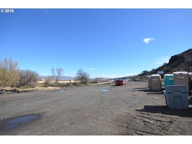 2519 E 2nd St, the Dalles, OR 97058 - photo 3