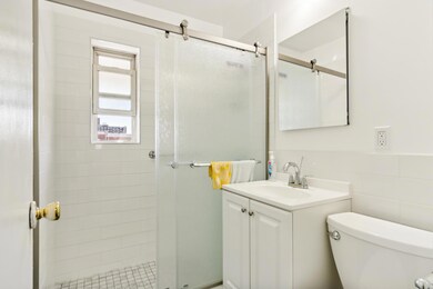 2016 Haviland Ave, Bronx, NY 10472 - photo 5