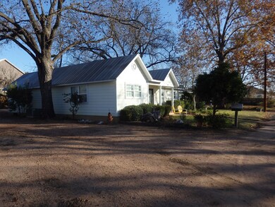 1406 Cross St, Fredericksburg, TX 78624 - photo 7