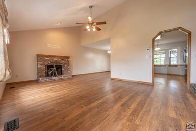 4319 SW Colly Creek Dr, Topeka, KS 66610 - photo 2