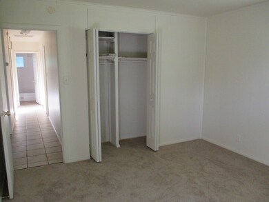 201 Butte Ln, Carpentersville, IL 60110 - photo 4