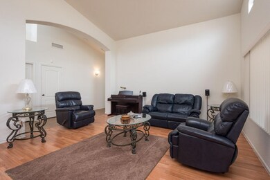 06- FORMAL LIVING