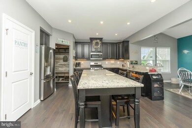 910 Oakfields Ct, Middle River, MD 21220 - photo 7