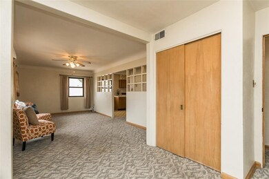 2230 Chandler St SW, Cedar Rapids, IA 52404 - photo 6
