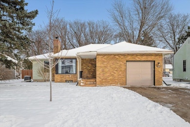 921 Holmes St S, Shakopee, MN 55379 - photo 4