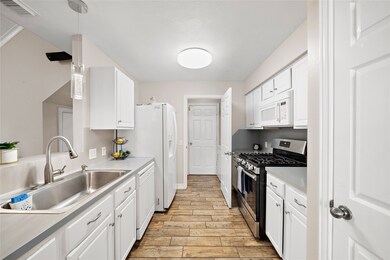 9274 Kingsflower Cir, Houston, TX 77075 - photo 7