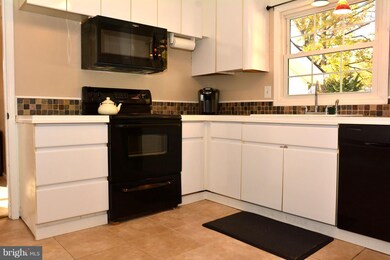 21481 Lynn Dr, Lexington Park, MD 20653 - photo 5