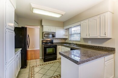 1320 Ironwood Dr, Columbus, OH 43229 - photo 6