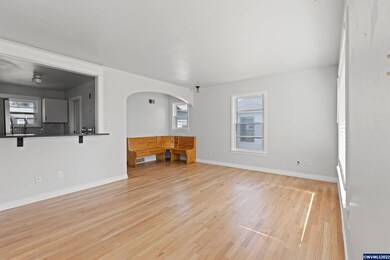 1089 14th Ave SW, Albany, OR 97321 - photo 5