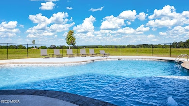 11 Preserve Pool