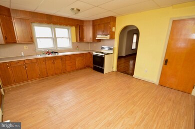 615 Monocacy Dr, Bath, PA 18014 - photo 4