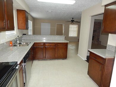 6427 Bazel Brook Dr, Missouri City, TX 77489 - photo 2