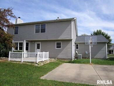 5321 N Castleberry Dr, Peoria, IL 61615 - photo 2