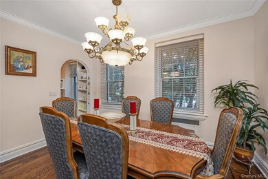 1 Meadow Dr unit 1K, Woodmere, NY 11598 - photo 5