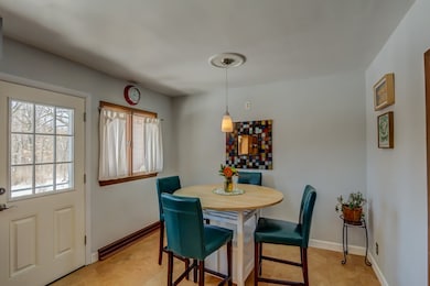 5554 Shamrock Ln, Fitchburg, WI 53711 - photo 7