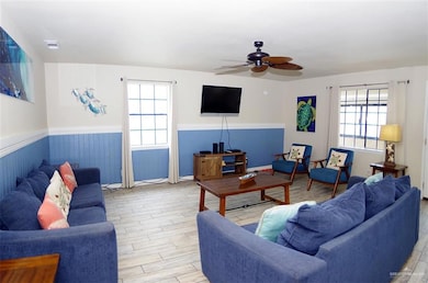 124 E Retama St, South Padre Island, TX 78597 - photo 5