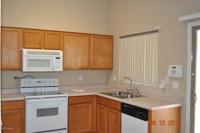KITCHEN (2)