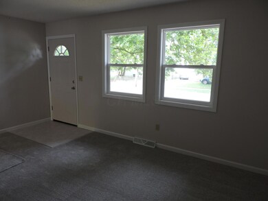 2806 Glenbriar St, Columbus, OH 43232 - photo 4