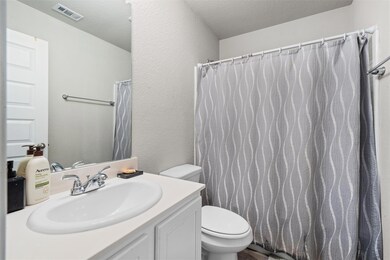 604 Timberwood Dr, Cleburne, TX 76031 - photo 3