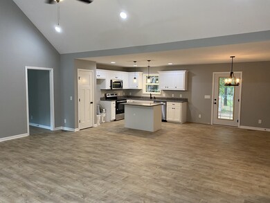 151 Tanglewood Dr, Manchester, TN 37355 - photo 6