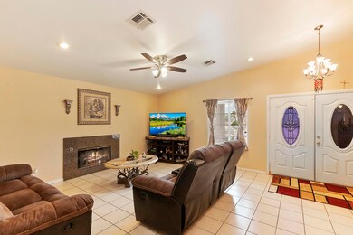 006_Living Room