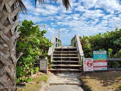 Beach access only 1.5 blocks away!