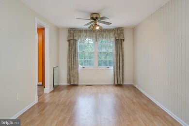 12623 Etruscan Dr, Herndon, VA 20171 - photo 6