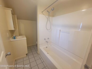 219 Donnelly Ct, Scranton, PA 18505 - photo 5