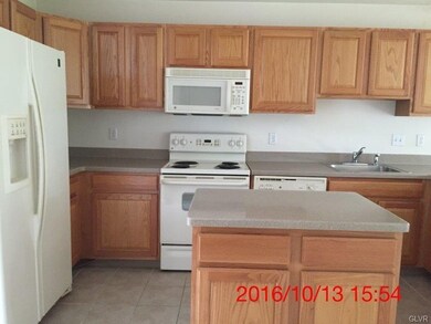 1016 Timberidge Ln, Allentown, PA 18106 - photo 5