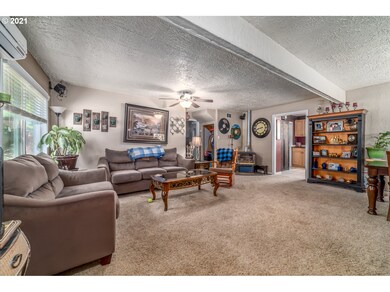 1050 N 5th St, Creswell, OR 97426 - photo 7